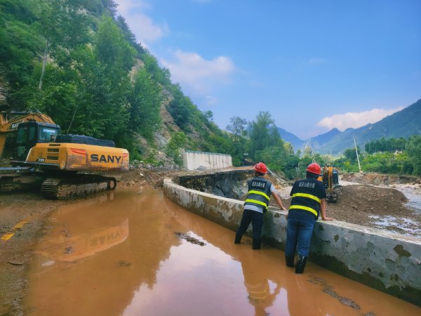 汇盈策略  暴雨无情人有情，全力支援同攻坚